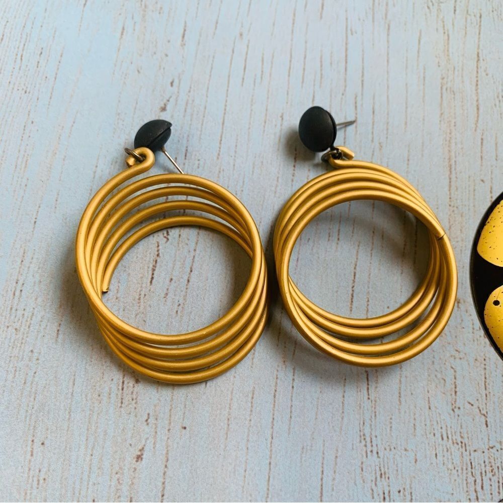 Matte Gold Earring Bundle‎ - Picture 3 of 4